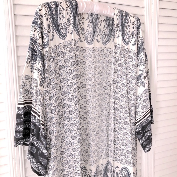 Paisley Boho Open Kimono - Picture 2 of 11